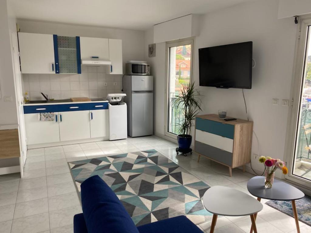 Appartement Studio Sanary Centre Luaran gambar